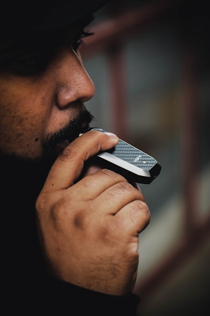 The Benefits of a Hook Shaped Handle Knife